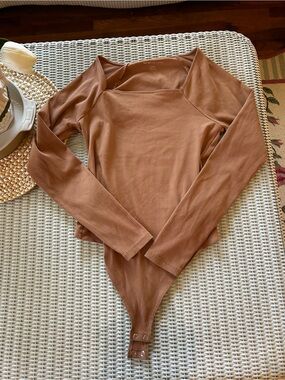 American Eagle Outfitters Ribbed Square-Neck Long Sleeve Bodysuit - Chestnut